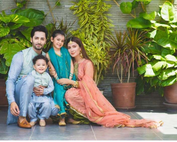 Rayan singing with Ayeza Khan, Danish Taimoor is the cutest thing you'll see today!