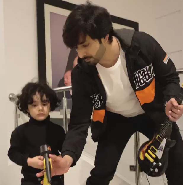 Rayan singing with Ayeza Khan, Danish Taimoor is the cutest thing you'll see today!