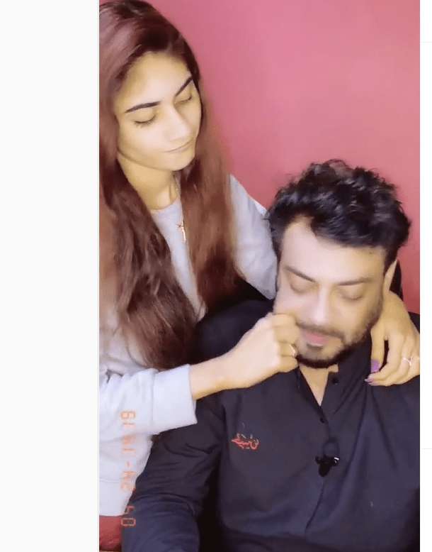 Aamir Liaquat Hussain’s Daughter Dua Calls Out At People For Indulging In Her Family Matters