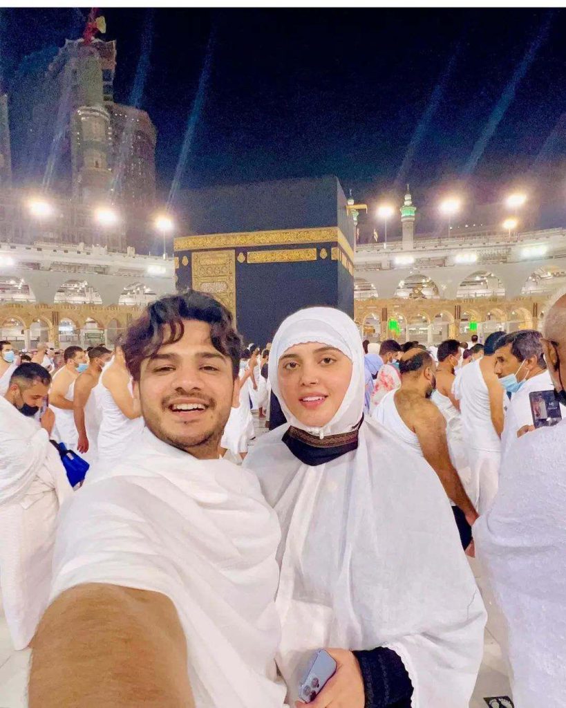 Kanwal Aftab And Zulqarnain Give Justifications For Making Videos During Umrah, People Are Not Impressed