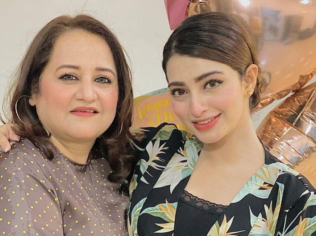 Nawal Saeed wishes her 'sunshine parents' on their wedding anniversary with adorable pics