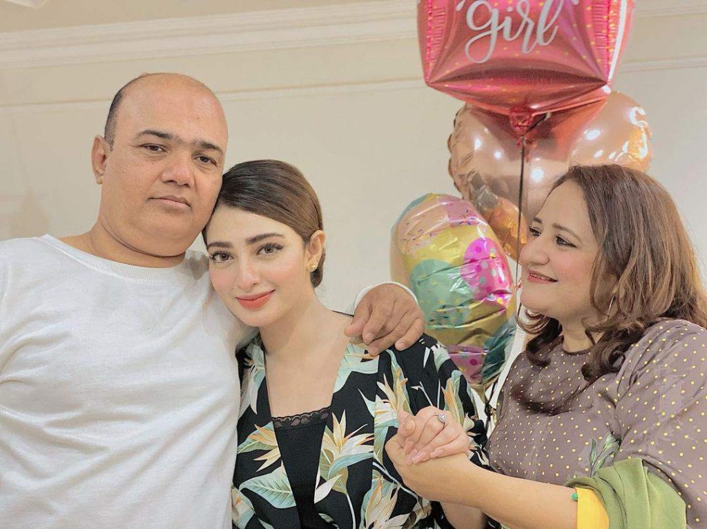 Nawal Saeed wishes her 'sunshine parents' on their wedding anniversary with adorable pics