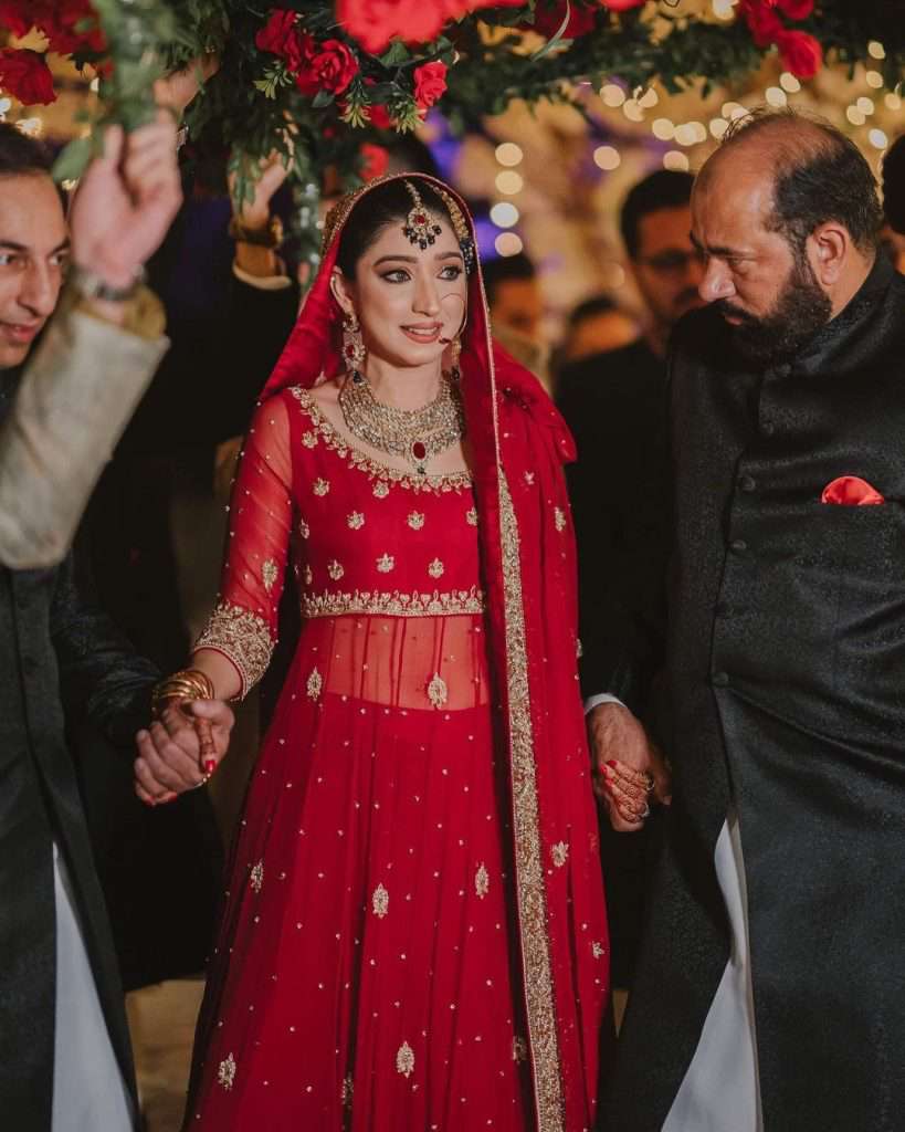 Mariyam Nafees’s Pictures With Her Family From Her Dreamy Wedding Affair