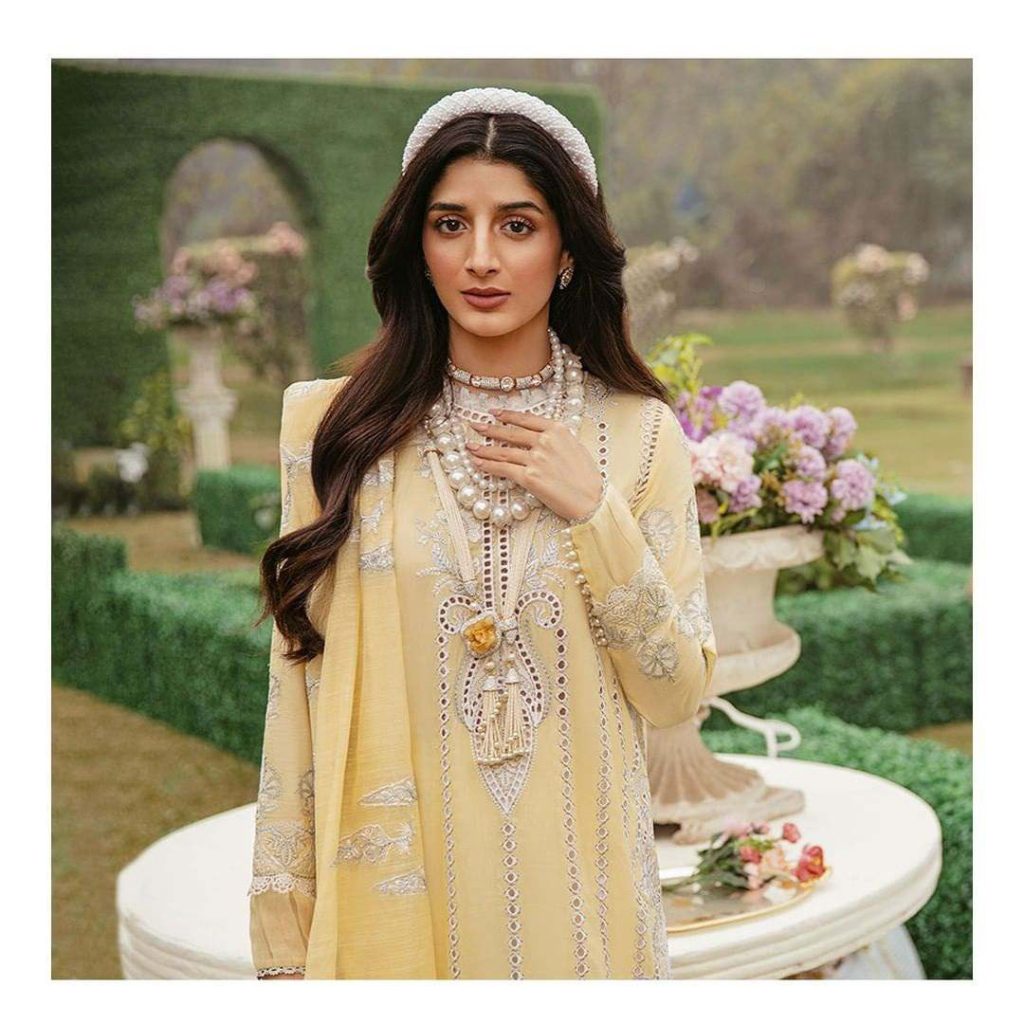 Mawra Hocane looks like an epitome of elegance in latest shoot
