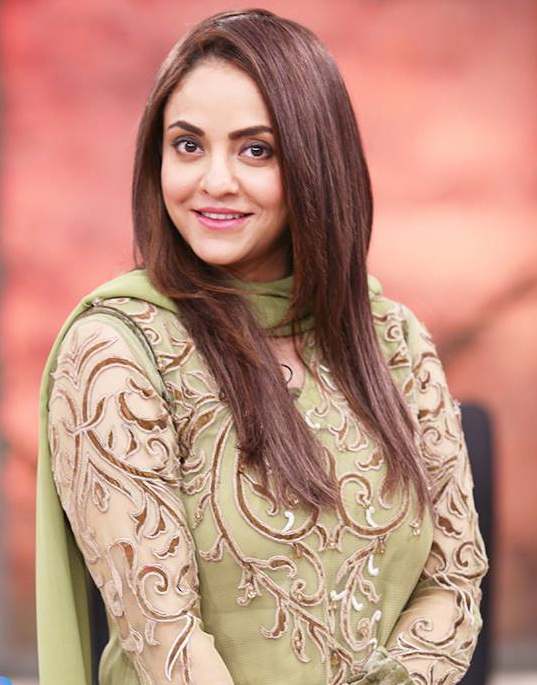 50 Crore Bharo Aab! Nadia Khan wins in Sharmila court case over makeup video