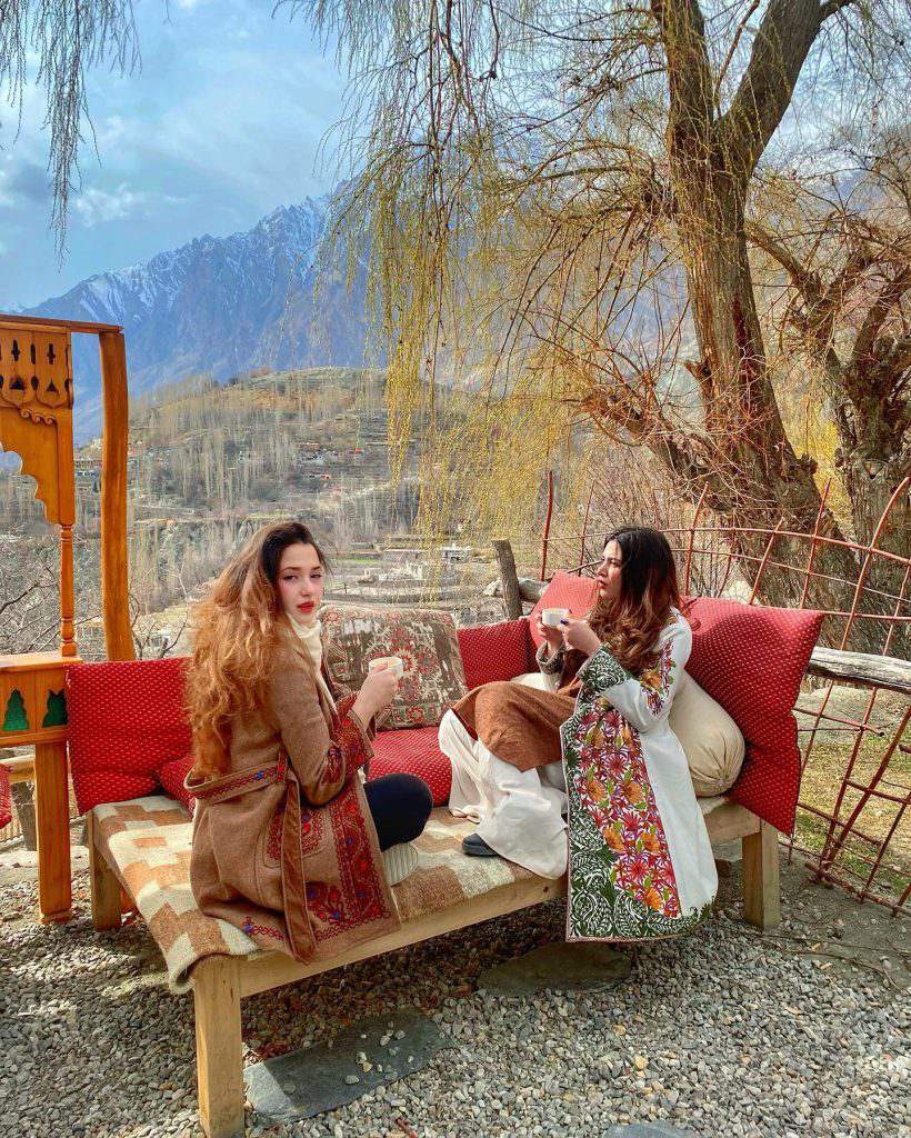 Naimal Khawar With sister Fiza Khawar at her trip to Hunza