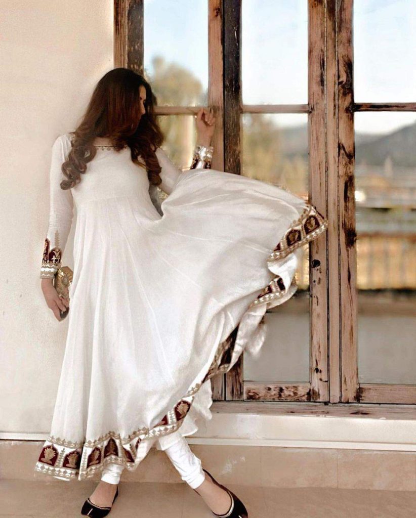 Naimal Khawar Exuding Elegance In Beautiful Pure White Attire