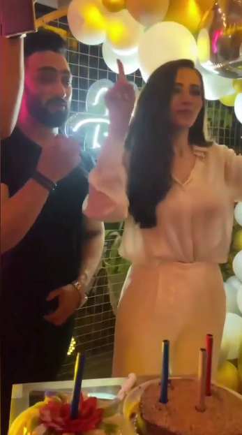 Sana Javed’s Frolic Dance Moves On Her Birthday Would Leave You Wonderstruck