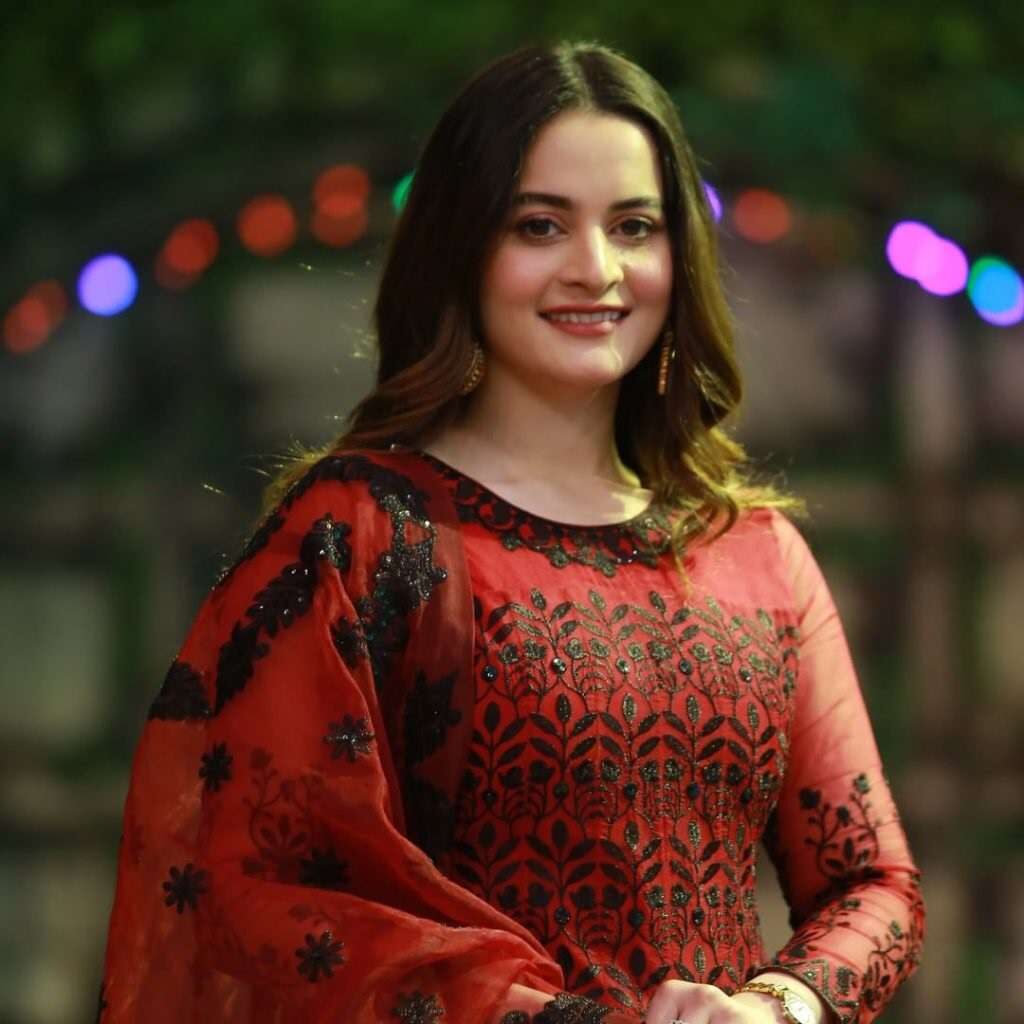 Aiman Khan And Muneeb Butt Gracing The Show Jeeto Pakistan With Their Fascinating Appearance