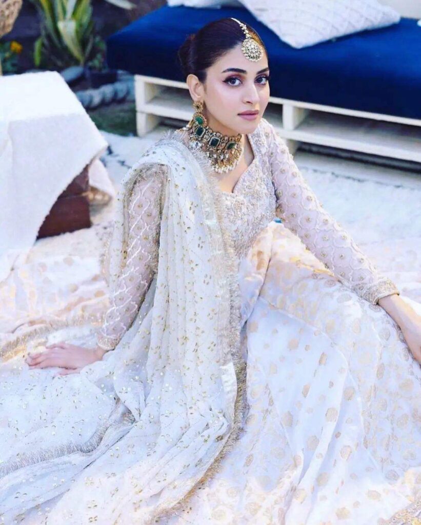 'Qabool hai' Anmol Baloch looks gorgeous as ever in her latest photoshoot