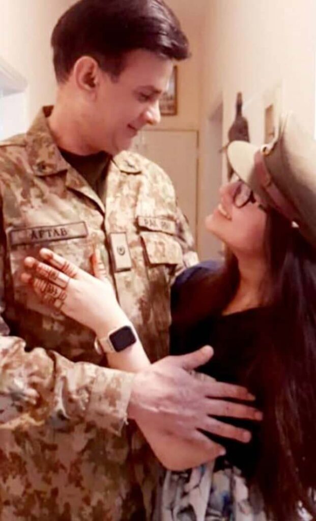 Hum tum drama famed Sasha aka Anoosheh Rania Khan’s dad belongs to Pakistan army