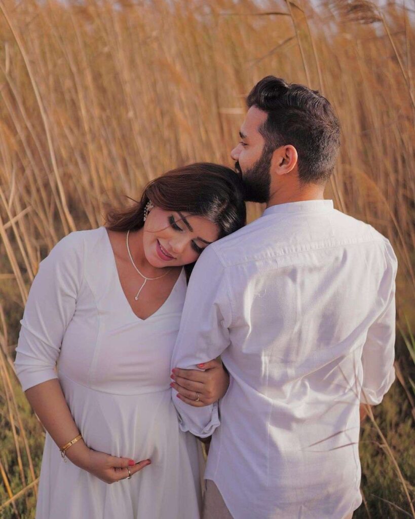 Gorgeous New Mum To Be Anumta Qureshi Dumps Some Fascinating Baby Bump Pictures