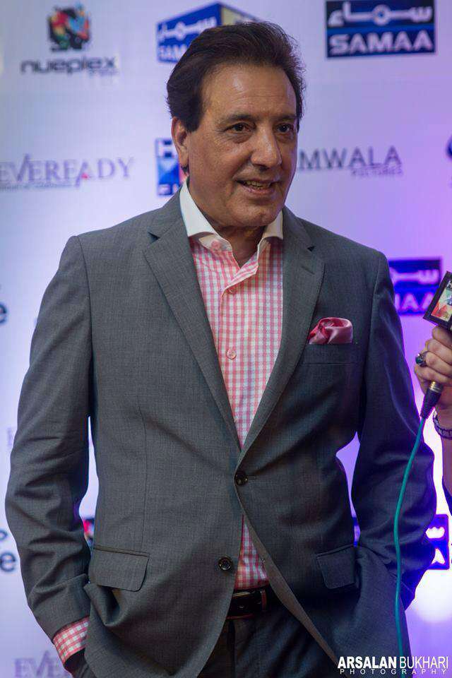 Public bashes Javed Sheikh for talking bluntly about his extra-marital affairs in a show