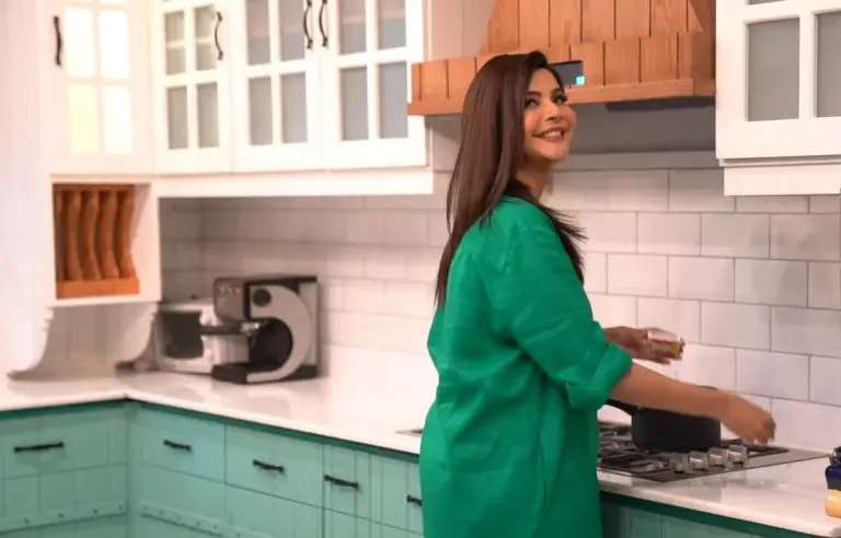How Nida Yasir Arranges Sehri at Her Home, Watch Video