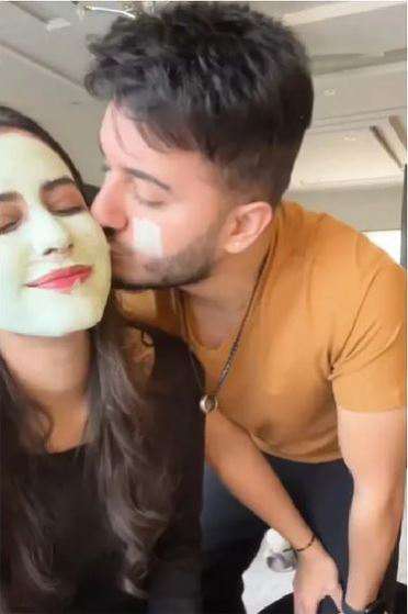 Public criticized the recent video of Shahveer Jafry and his wife Ayesha Beig