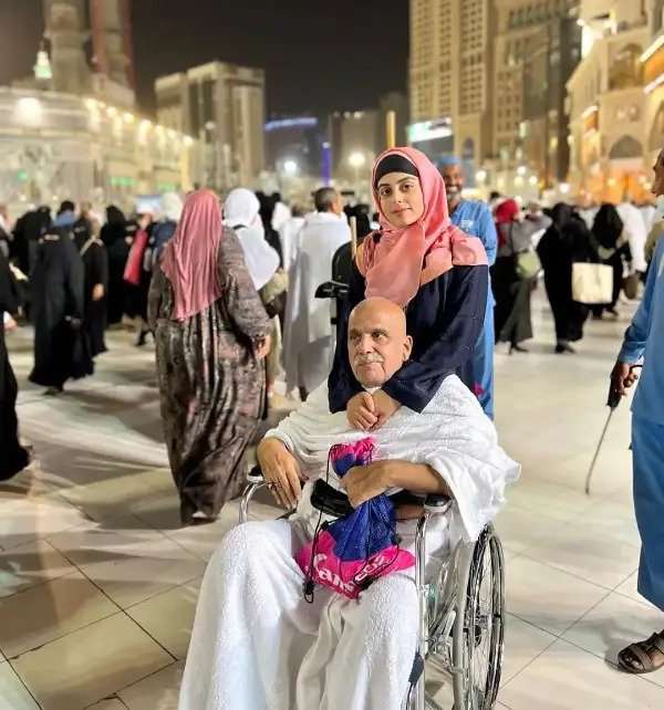 Watch: Yashma Gill performs Umrah with Father
