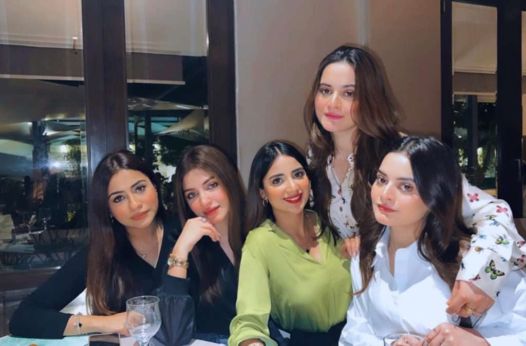 Girls’ Gang Aiman, Minal Khan, Saboor Aly, And Kinza Hashmi Having Joyful Meet-up