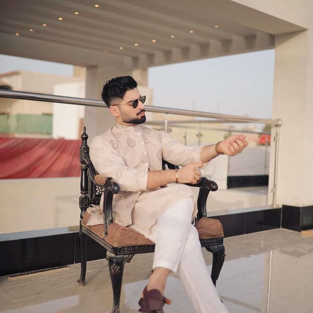 Aiman Khan and Muneeb Butt  throw some Eid inspiration with their little one