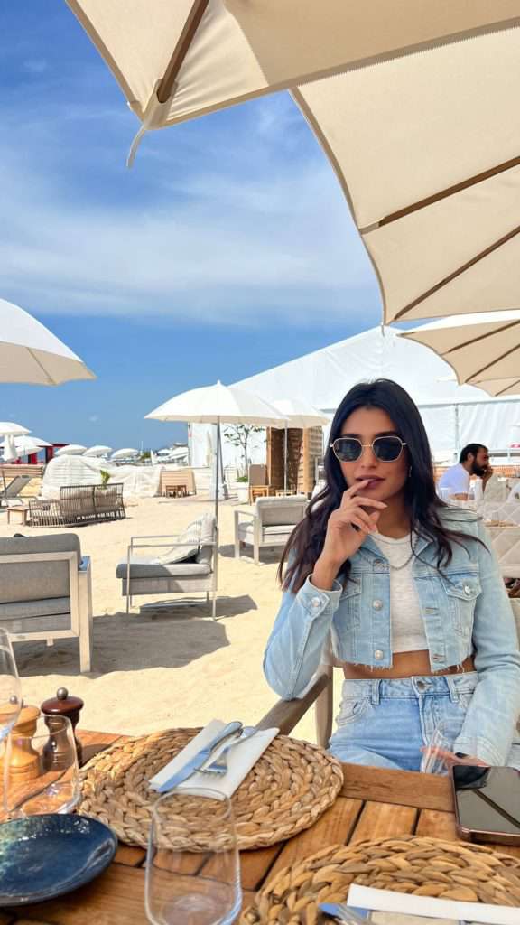 Amna Ilyas Spotted With Nomi Ansari In France: She Again Sizzles In Hot Attire