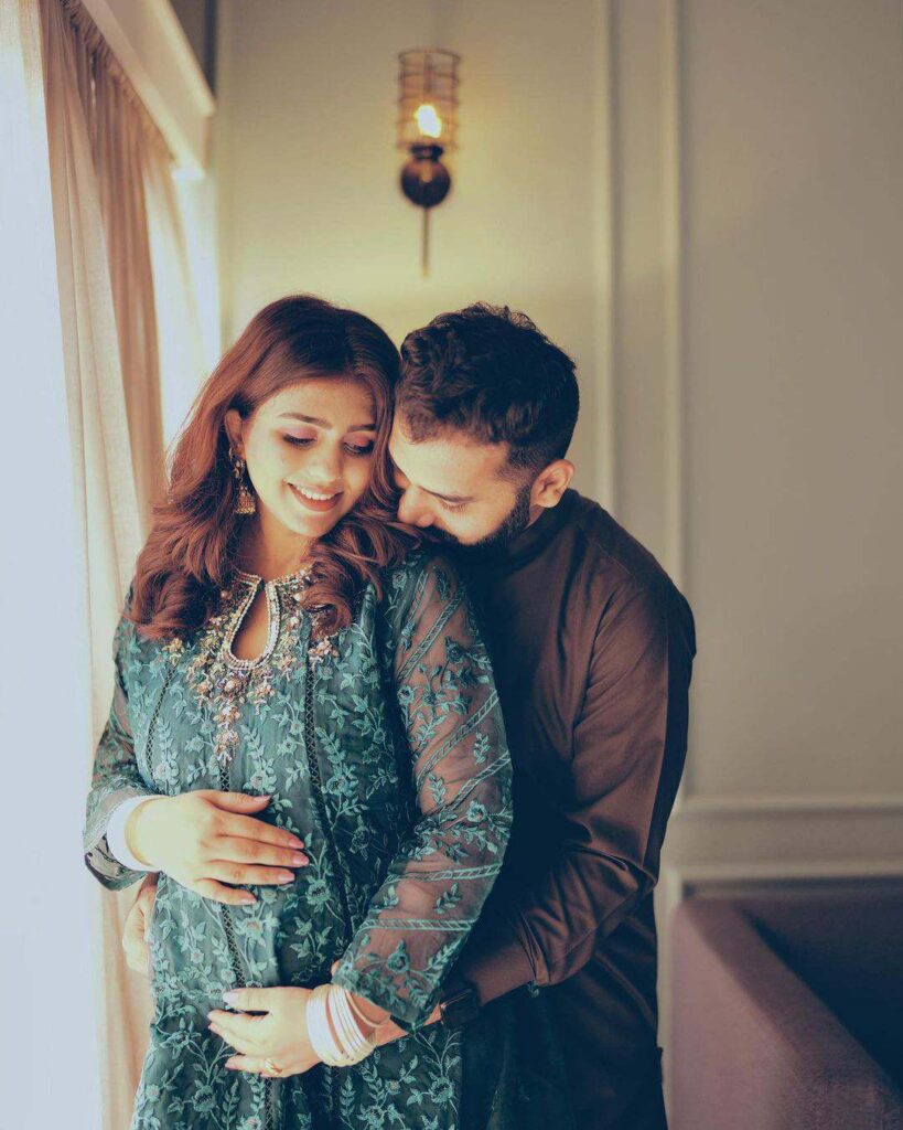 Anumta Qureshi Is Fully Enjoying Her Pregnancy, Comes Up With Latest Baby Bump Pictures