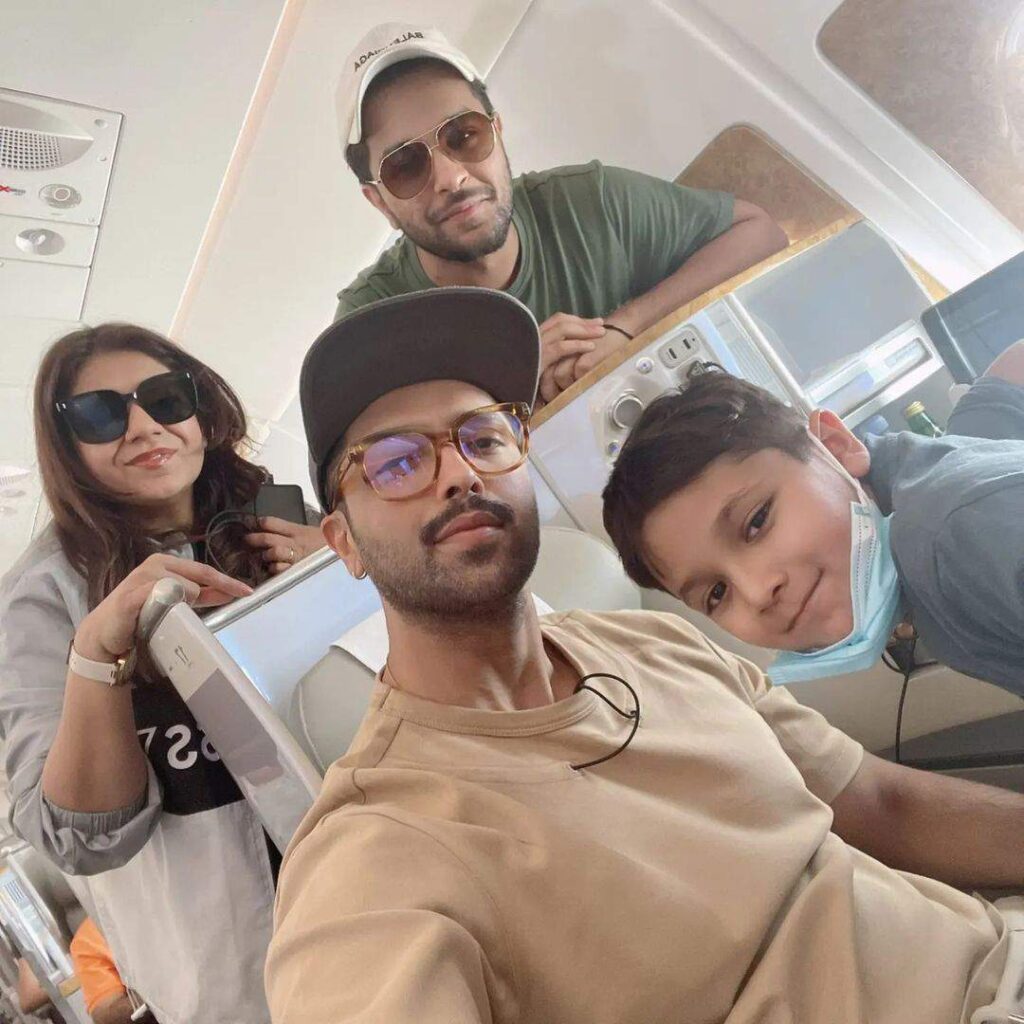 Beautiful pictures of Fahad Mustafa with family while enjoying vacations in California