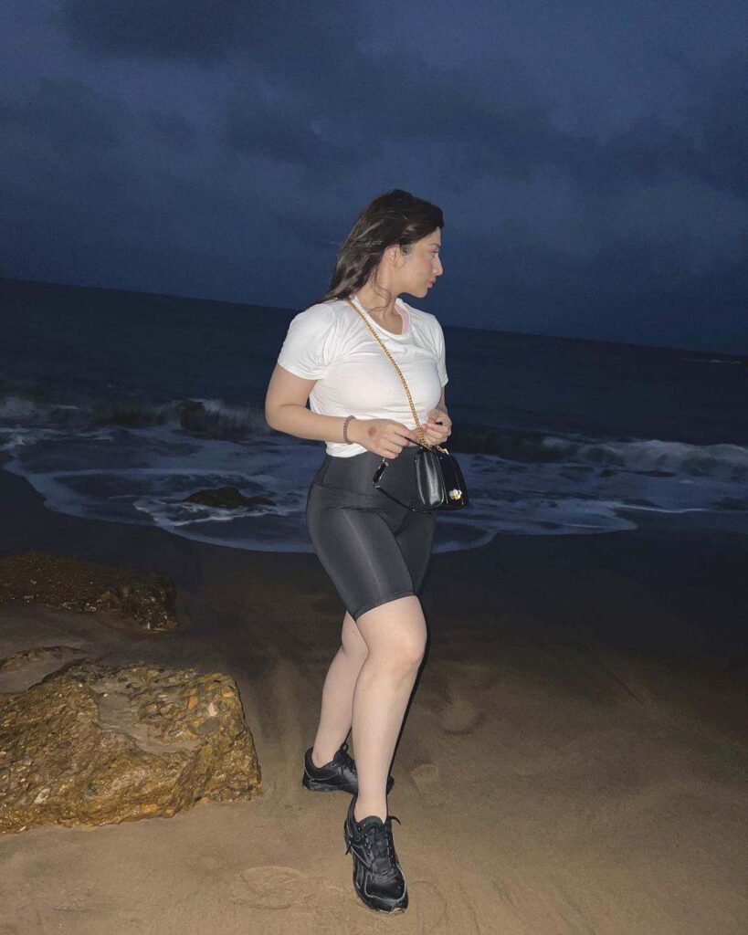Faysal Qureshi's daughter Hanish Qureshi leaves fans gasping for breath with her beach pictures