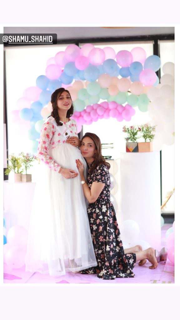 Hina Chaudhary's Baby Shower Pictures Are Truly Good On The Eyes
