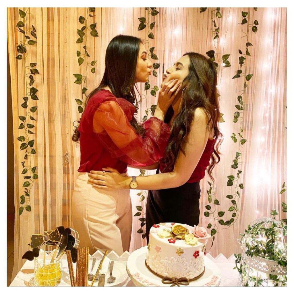 Hina Chaudhary's Baby Shower Pictures Are Truly Good On The Eyes
