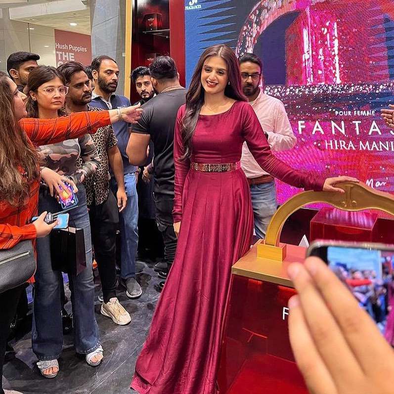 Hira Mani's Regal Look In Red Attire At Her Perfume Launch IS Winning Internet