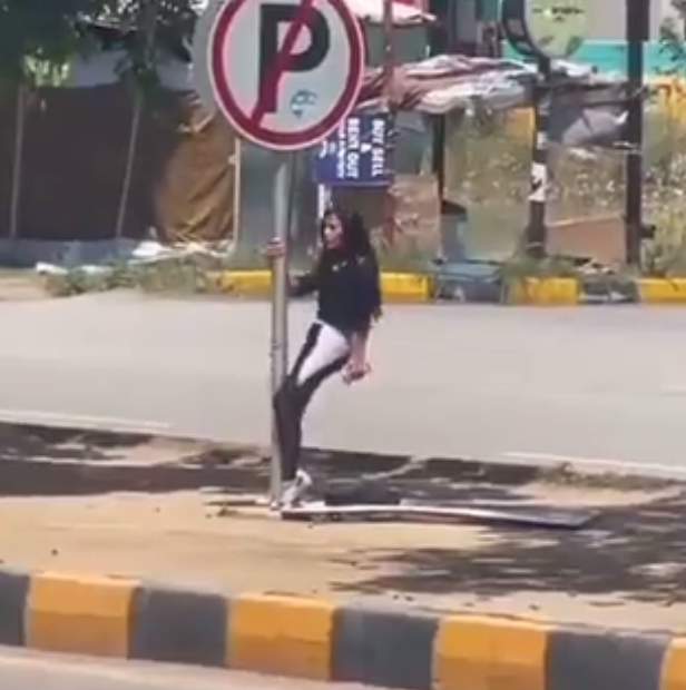 Islamabad girl doing 'Pole Dance' becomes another viral content for social media
