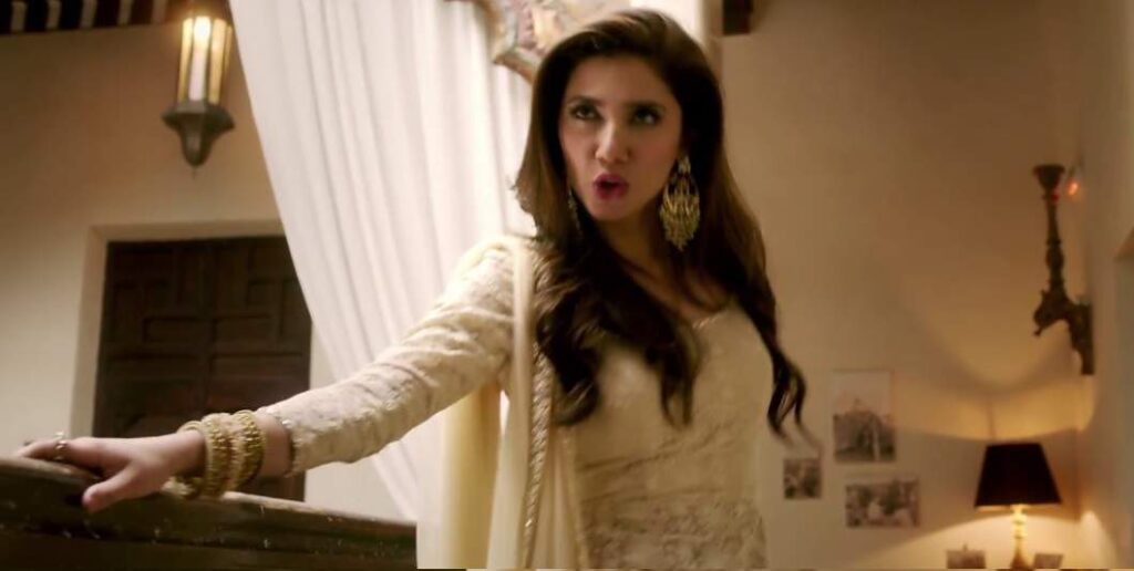 Mahira Khan Clears The Air About Her Income, Says Its Much Less Than People’s Expectations