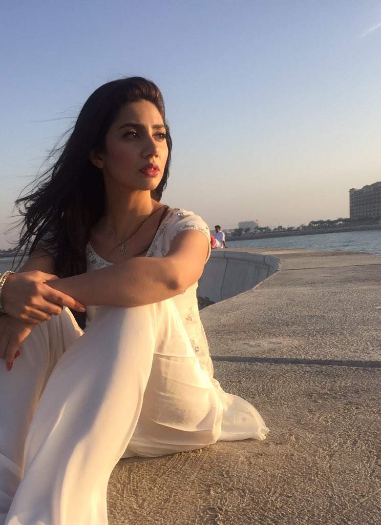 Mahira Khan Clears The Air About Her Income, Says Its Much Less Than People’s Expectations