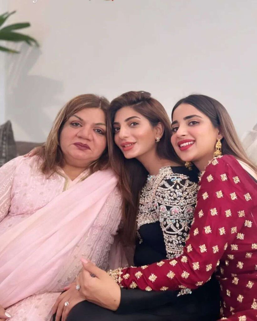 Charismatic Clicks Of Saboor Aly With Her In-Laws