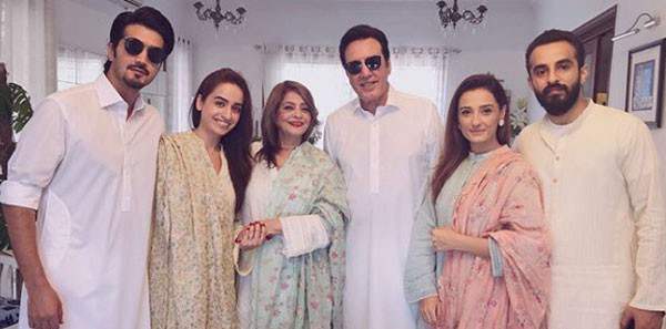 Javed Sheikh and his decent wife’s pictures from a wedding