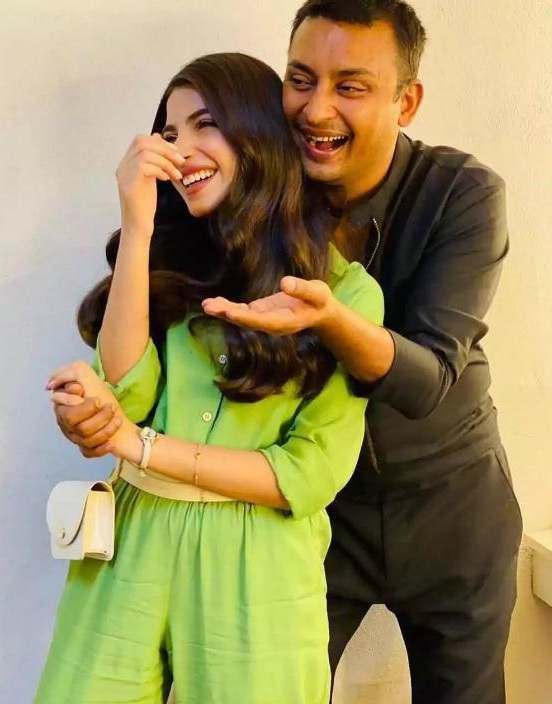 Kinza Hashmi and Babar Zaheer's euphoric mood pictures