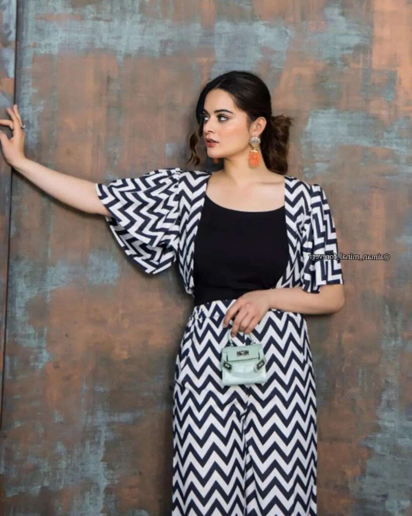 Minal Khan exuding perfection in modish and natty outfit by A&M Closet