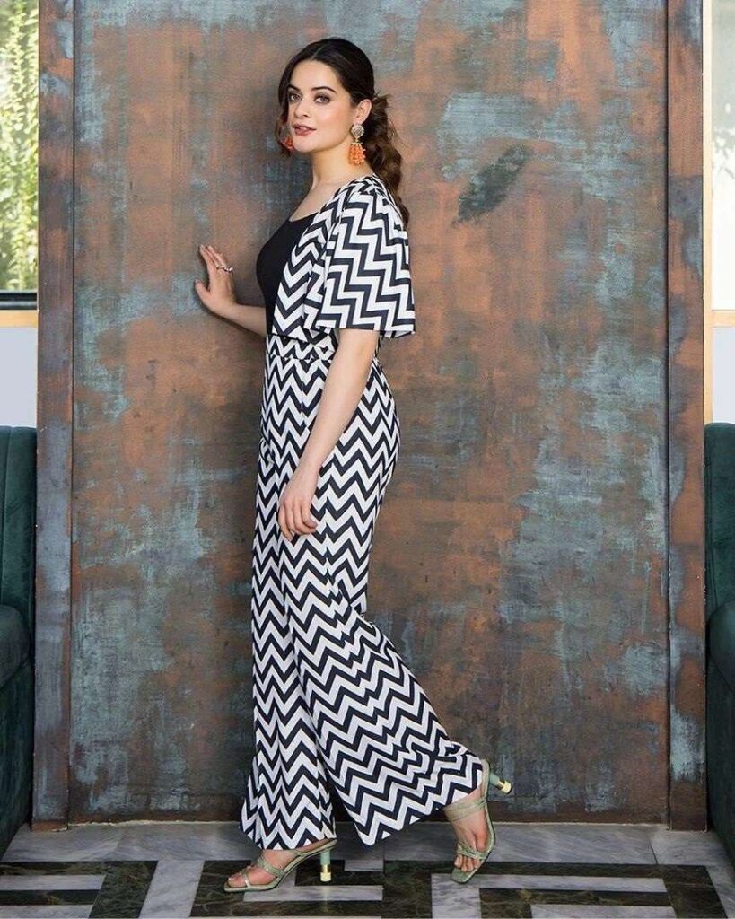 Minal Khan exuding perfection in modish and natty outfit by A&M Closet