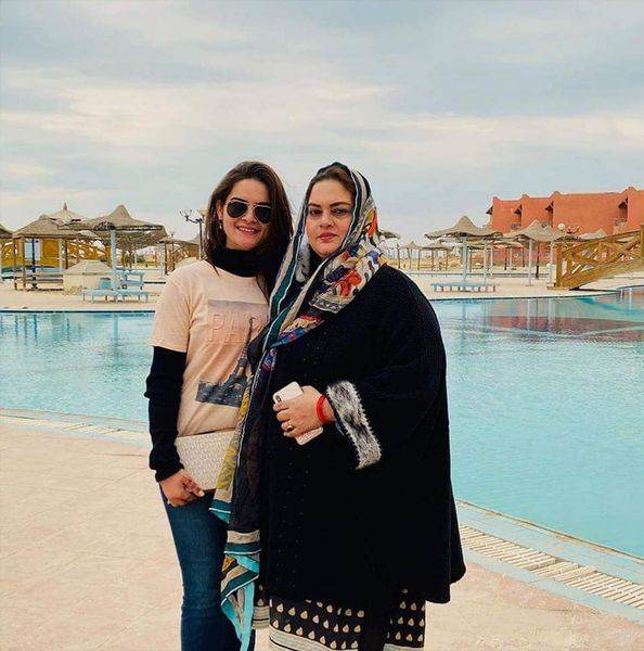 Minal Khan’s latest pictures with her affectionate mother from Egypt
