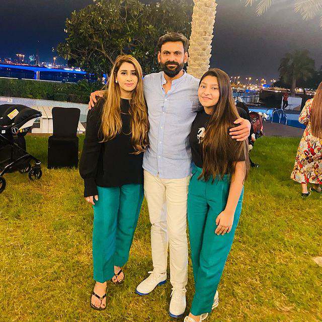 Cricketer Muhammad Hafeez’s exquisite family pictures