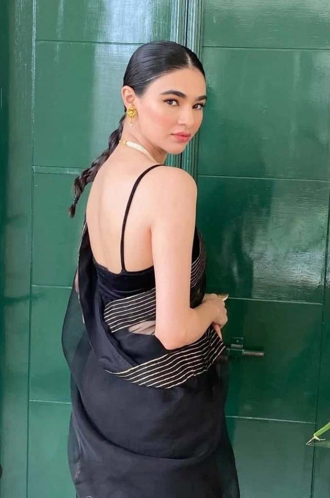Pakistani Actresses’ bold avatar in backless dresses