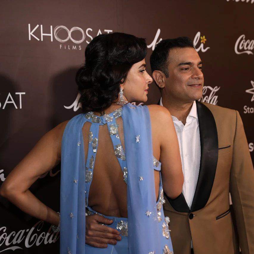 Netizens criticize Saba Qamar for wearing inappropriate attire at Kamli premier