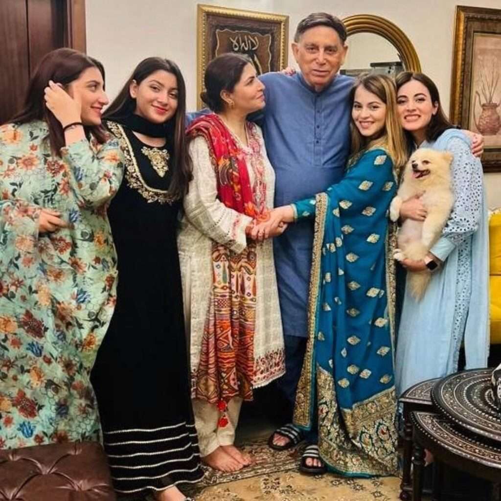 Shagufta Ejaz waited at door for the reunion of her family