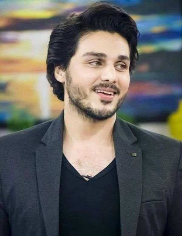 Ahsan Khan advices young couples to be pure and genuine