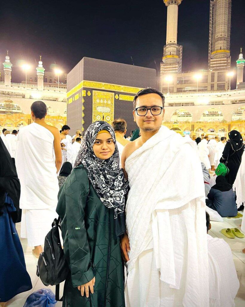 ‘Vlogging in front of Ka’aba,’ Public criticizes Maaz Safder for pictures from Umrah