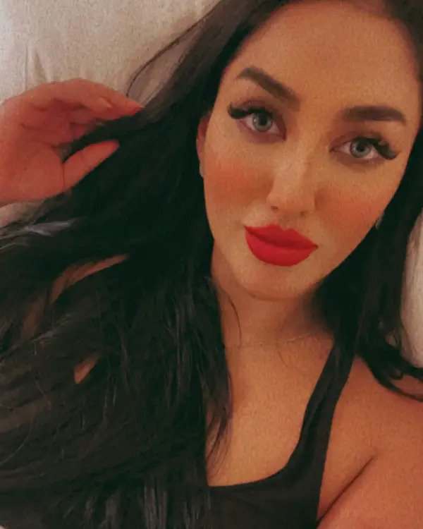 Mathira leaves jaws dropped in her recent bold clicks
