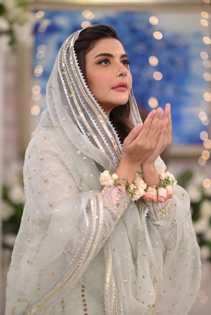 Actress Ayesha Omar celebrates Eid Milad-ul-Nabi 2022