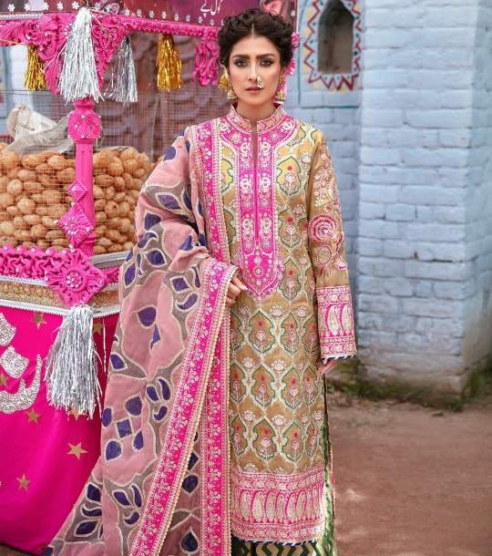Ayeza Khan looks beautiful in latest photoshoot