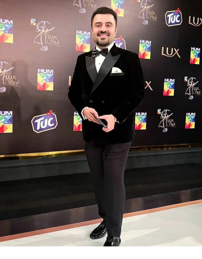 Ahmed Ali Butt's wife Fatima Khan rocks at Lux Style Awards 2022 with this charismatic look