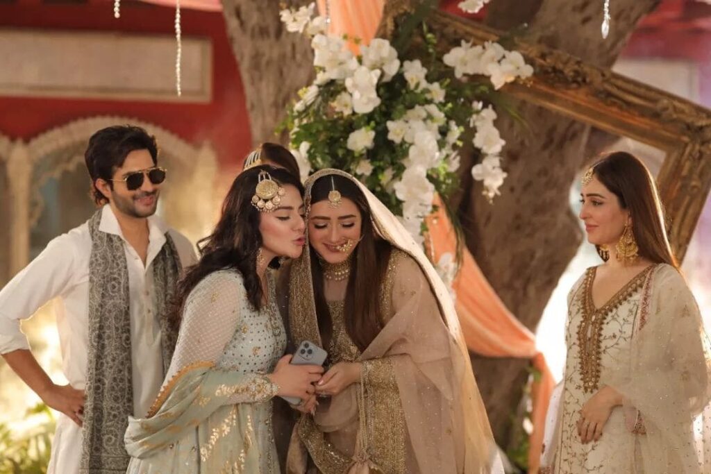 Momina Iqbal & Ali Ansari are starring together in an upcoming project: View splendid pictures