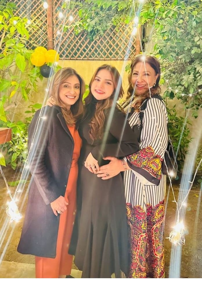 Dananeer Mobeen celebrates birthday with celebrity friends
